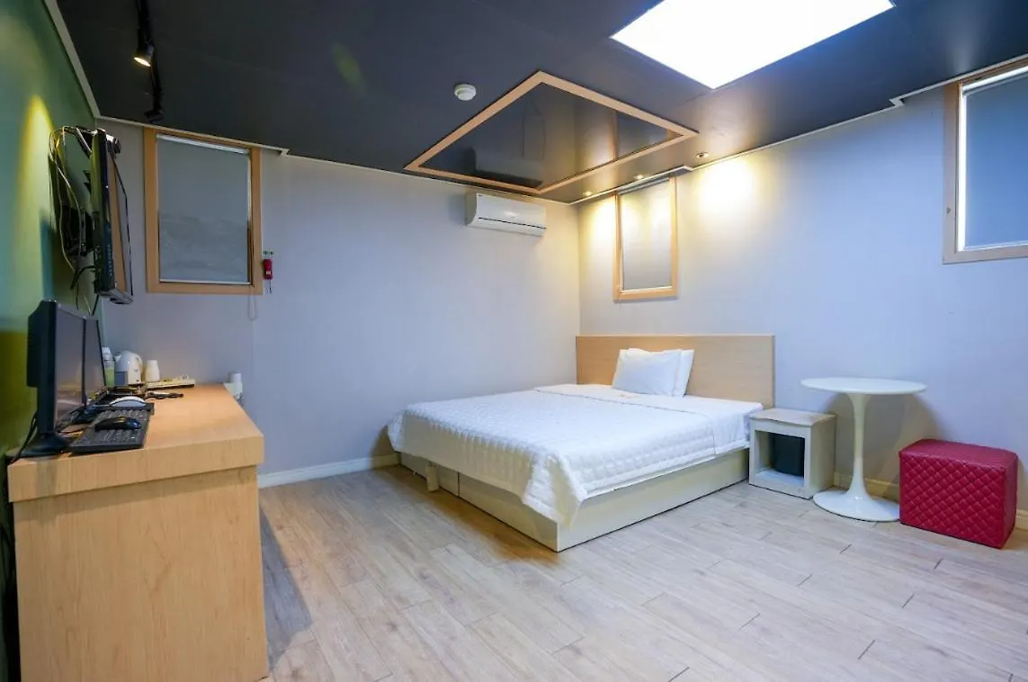 Z Motel Daeyeon Busan South Korea