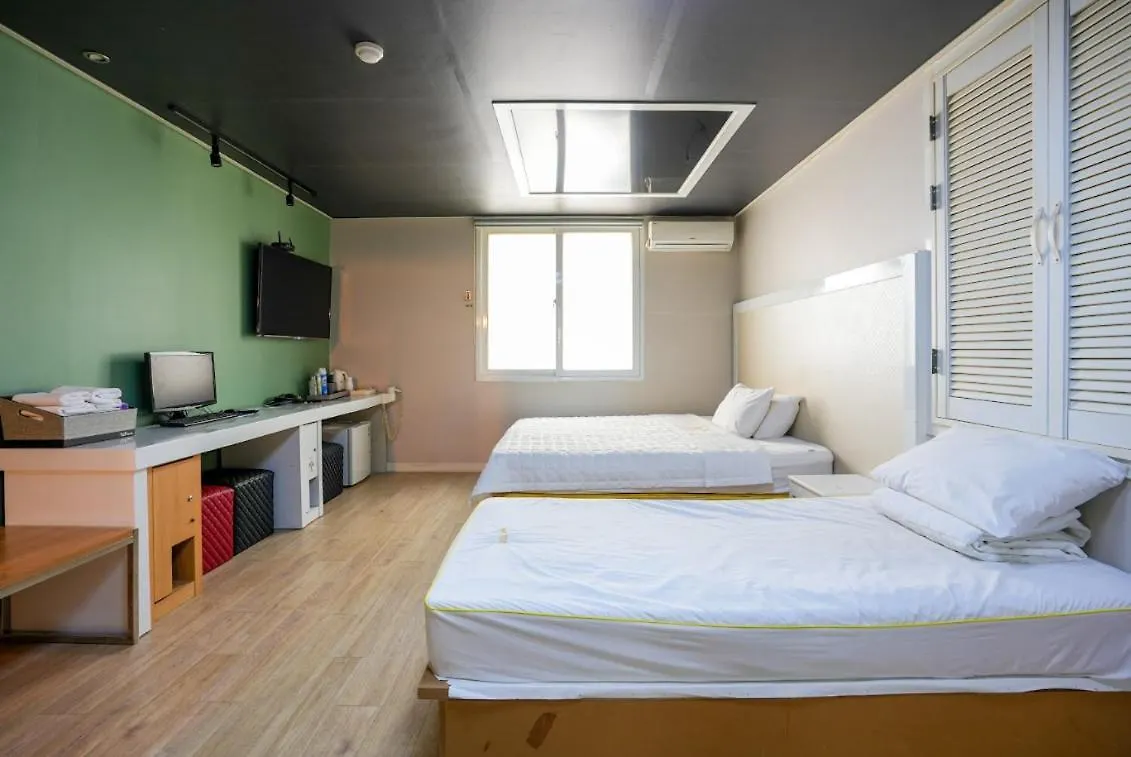 Z Motel Daeyeon Busan