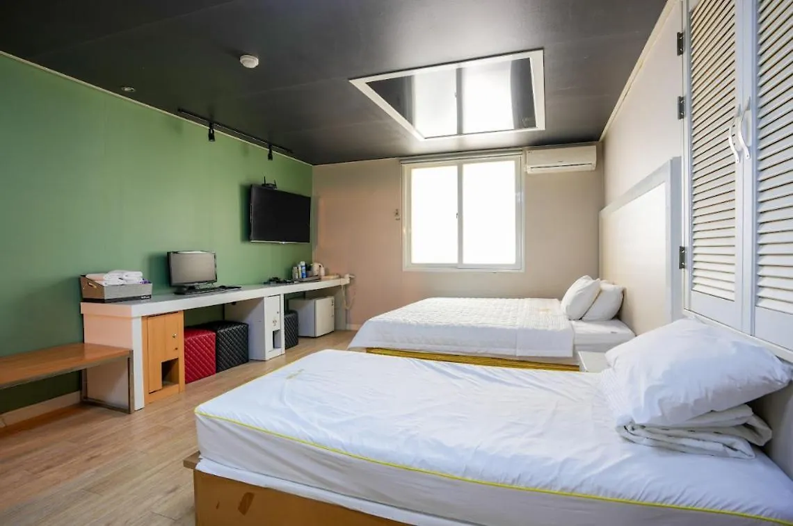 Z Motel Daeyeon Busan