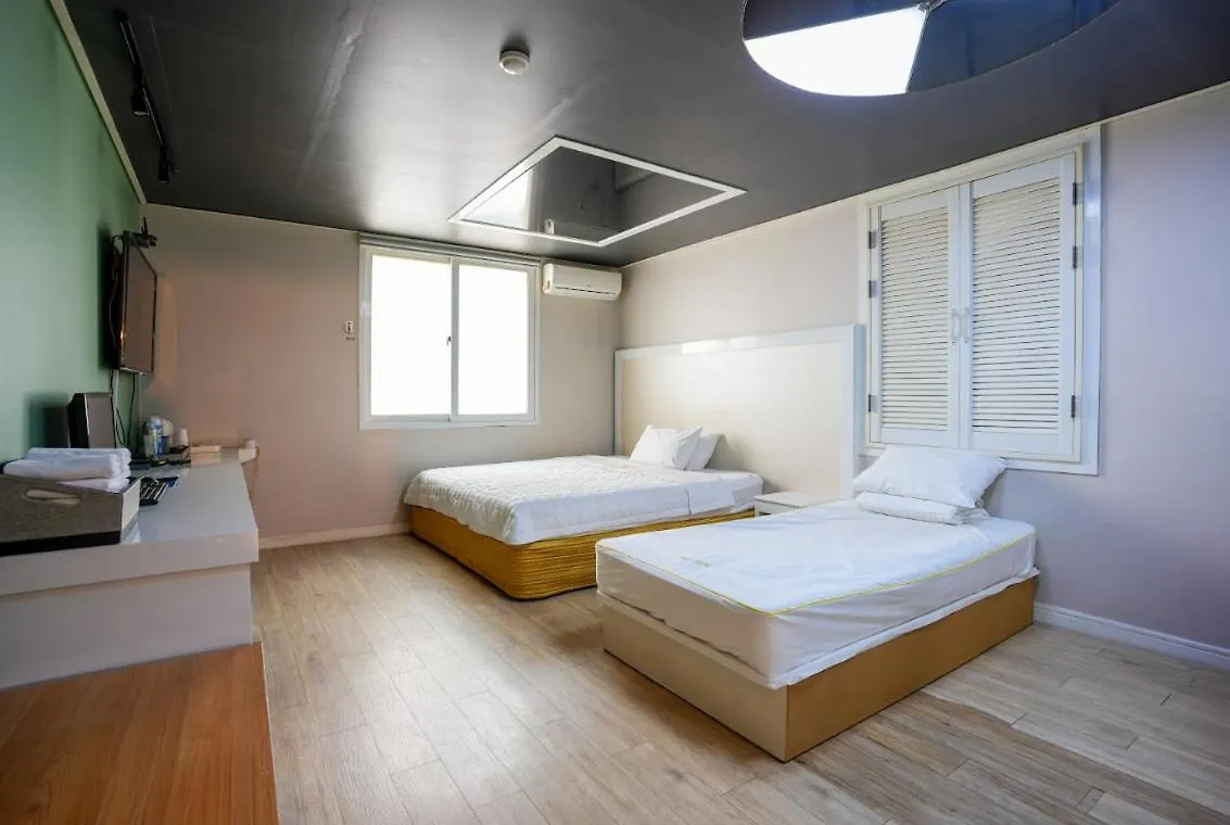 Z Motel Daeyeon Busan