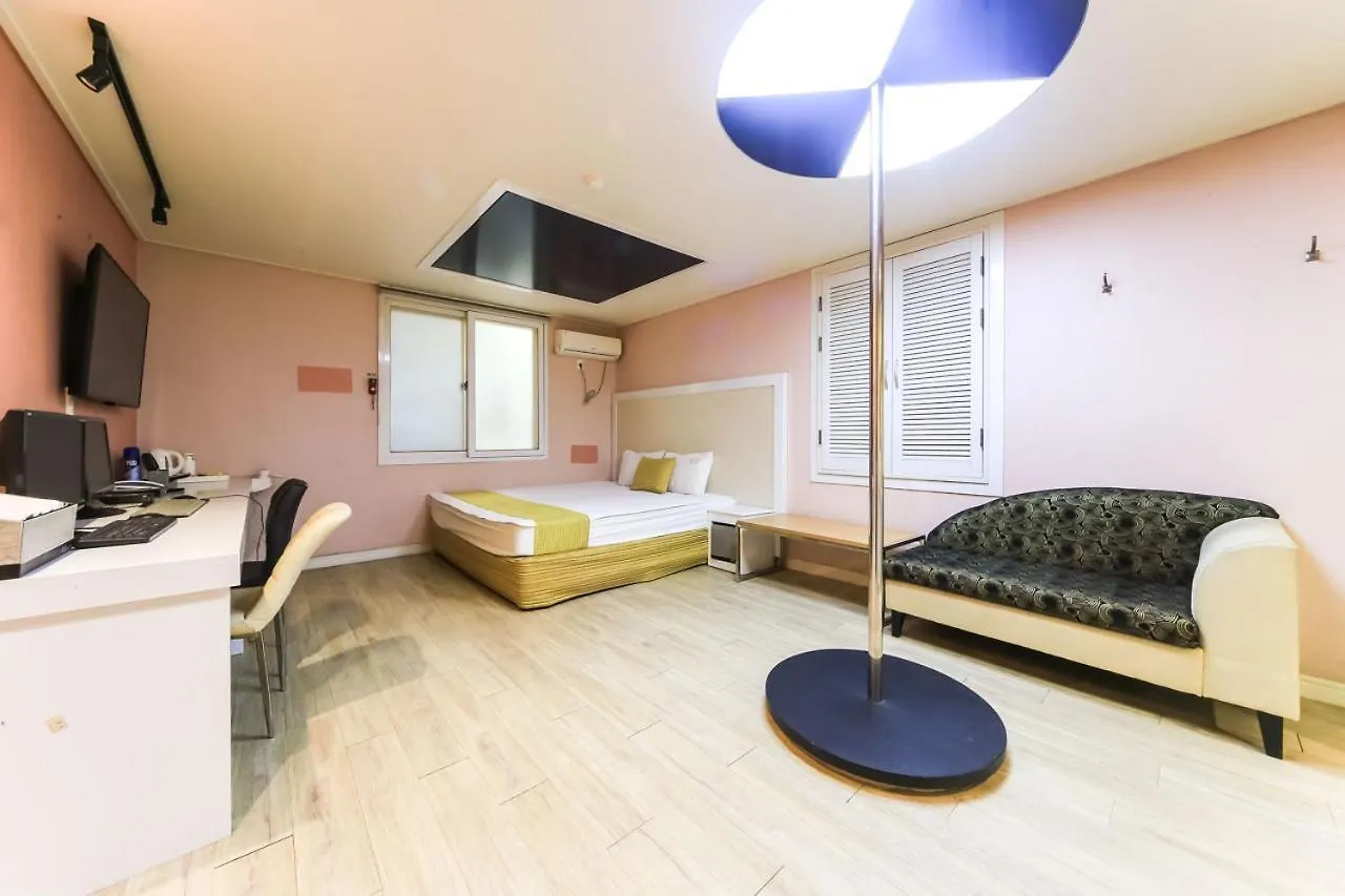 Z Motel Daeyeon Busan