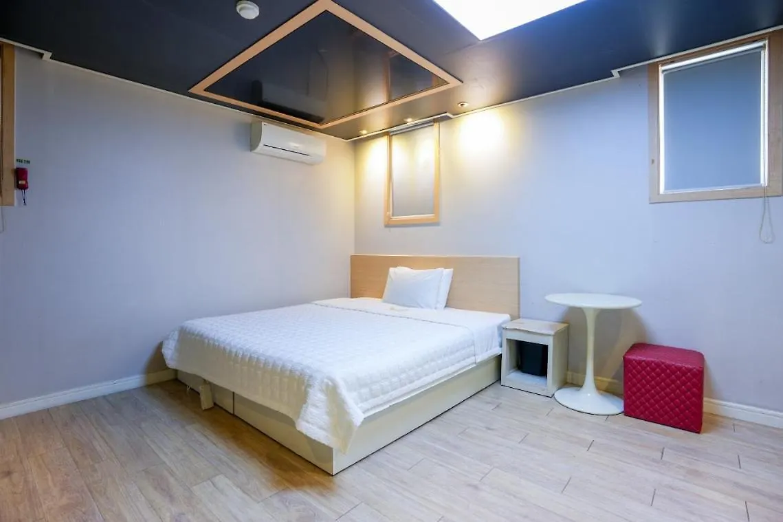 Z Motel Daeyeon Busan 0*,  South Korea