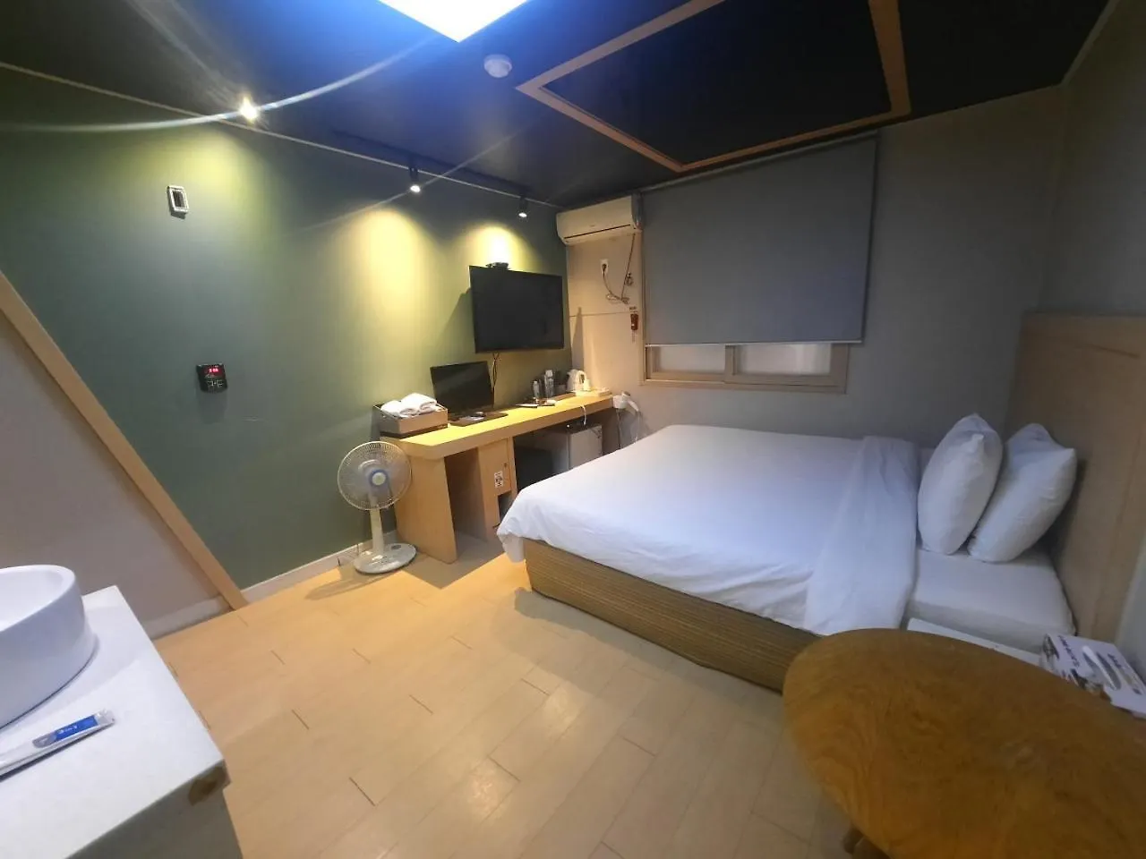 Z Motel Daeyeon Busan