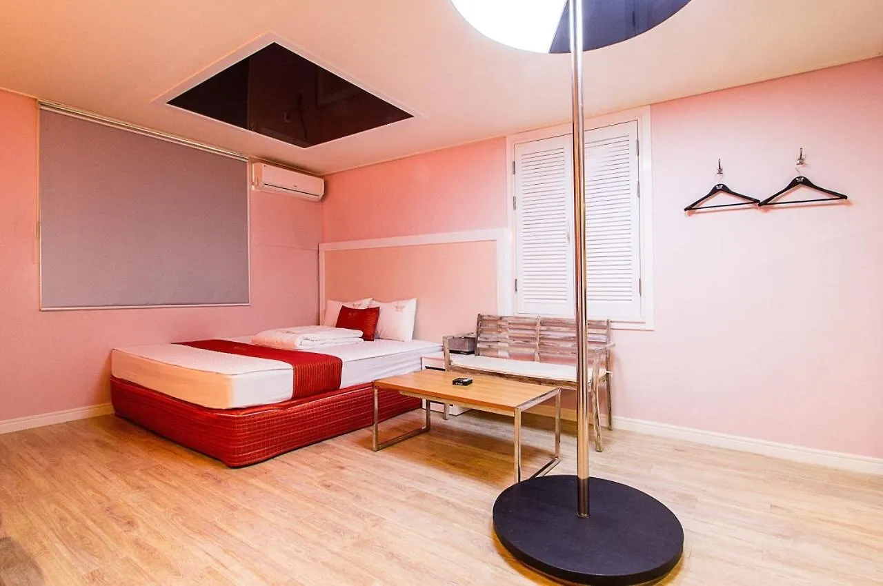 Z Motel Daeyeon Busan 0*,  South Korea