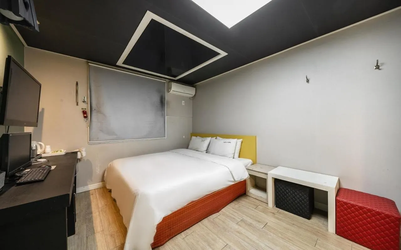 Z Motel Daeyeon Busan South Korea