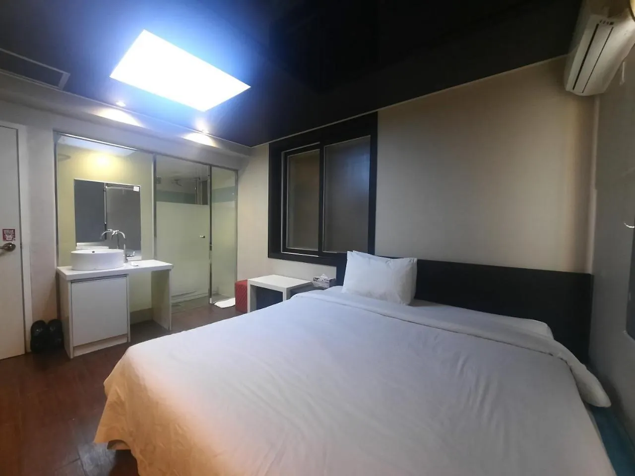 Z Motel Daeyeon Busan