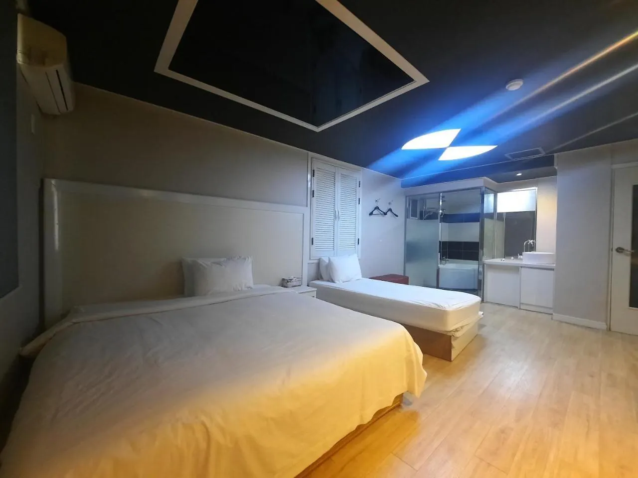 Z Motel Daeyeon Busan